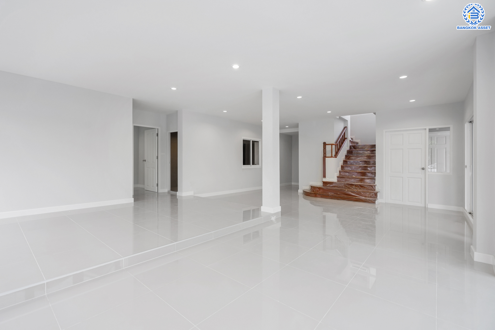 บ้านมือสองตกแต่งใหม่ ม.รัชชา2 บางใหญ่ บ้านเดี่ยว หลังมุม เนื้อที่ 59 ตร.ว. ฟังก์ชัน 4 ห้องนอน 3 ห้องน้ำ จอดรถได้ 2 คัน บนทำเลเชื่อมต่อถ.กาญจนาภิเษก ใกล้เซ็นทรัลเวสต์เกต ทางด่วน "กาญจนาภิเษก" และรถไฟฟ้าสายสีม่วง "สถานีตลาดบางใหญ่"